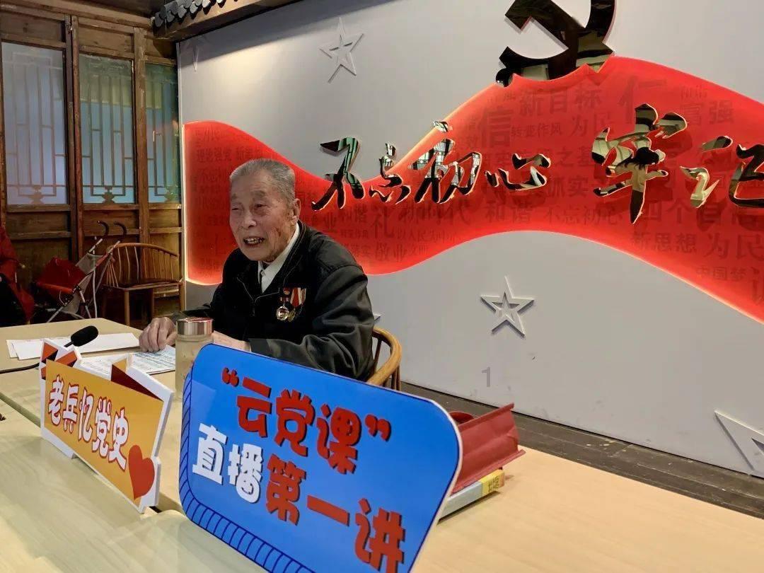 四川省政协委员程杰:关注货物贸易进出口,建议出台政策减少中小企业运输成本